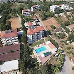 Sercan מלון דירות 3*