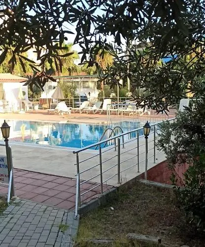 מלון דירות Sercan Kızılot