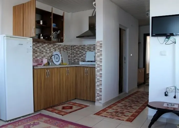 מלון דירות Sercan 3*