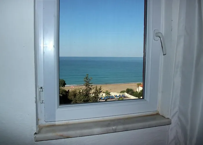 מלון דירות Sercan 3*