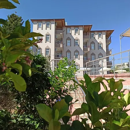 Sercan Aparthotel 3*